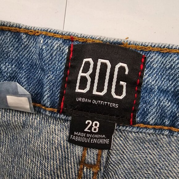 BDG Size 28 Button Fly Cut Off Denim Shorts Light Wash Distressed High Rise - Picture 6 of 7